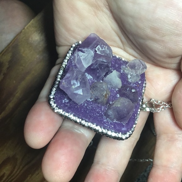 Designmefab handmade chipped amethyst necklace - Picture 5 of 9